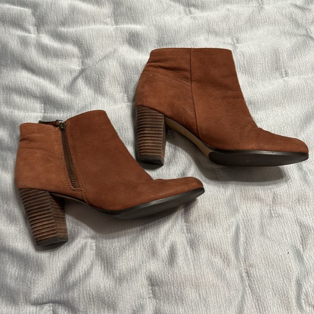 Cole Haan Davenport cognac block heel ankle boots 8 - Picture 5 of 7